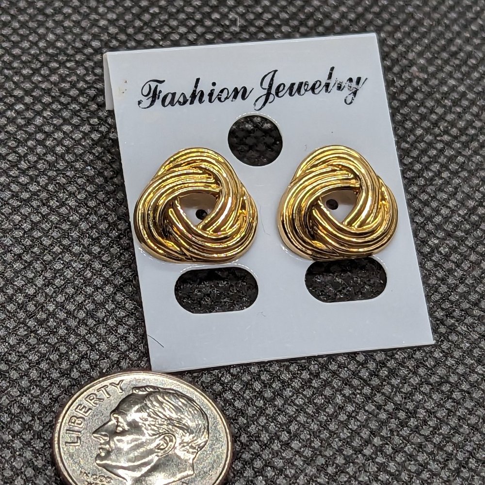 14k Gold Love Knots